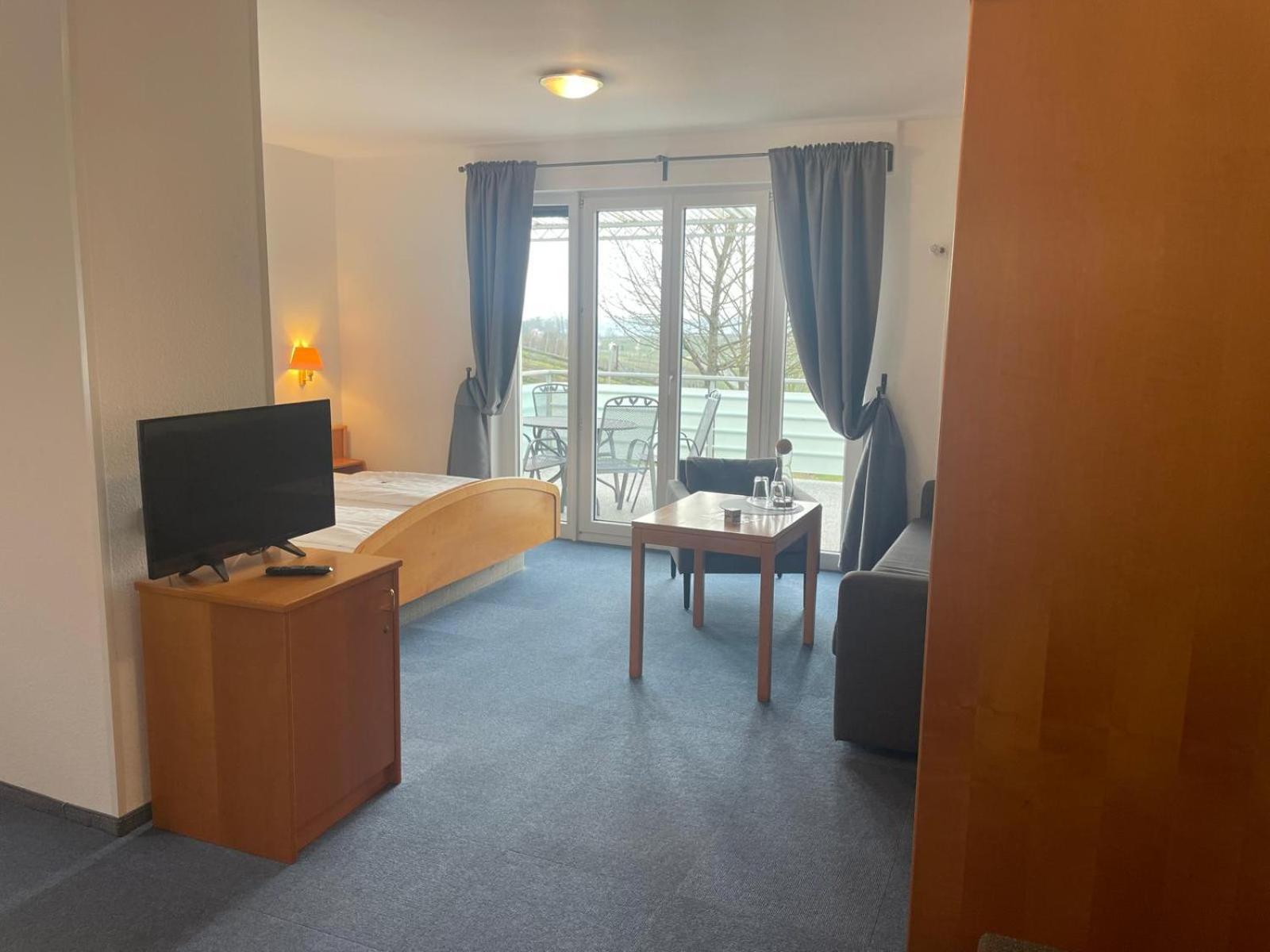 Hotel Berghof Albersweiler Екстериор снимка